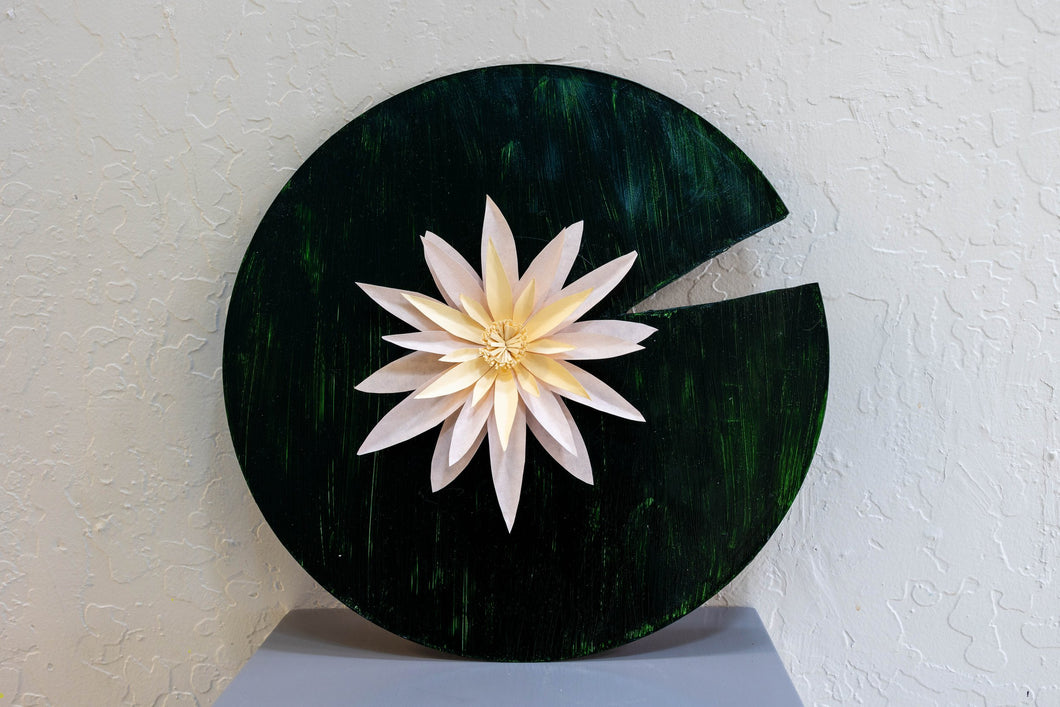 Water Lily by Helena Miller